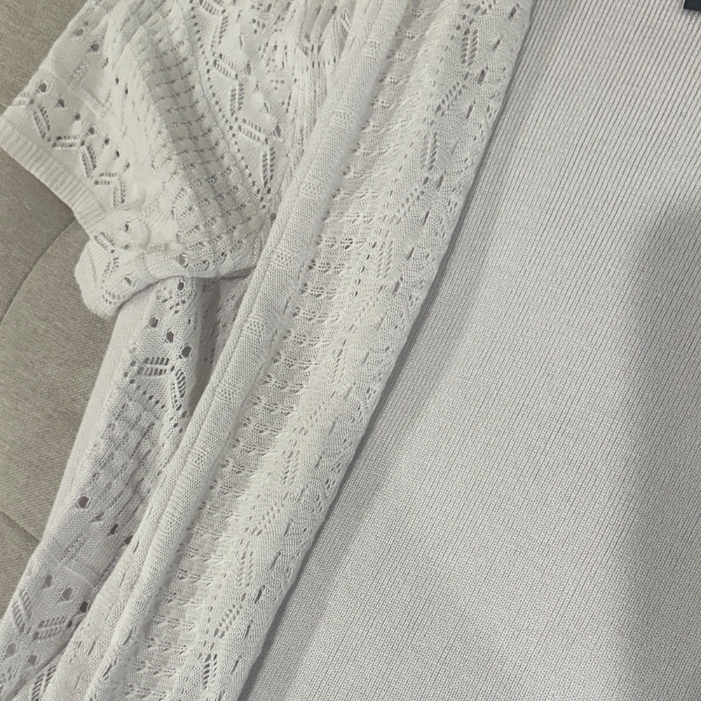 Chelsea & Theodore White Cardigan - Picture 4 of 10
